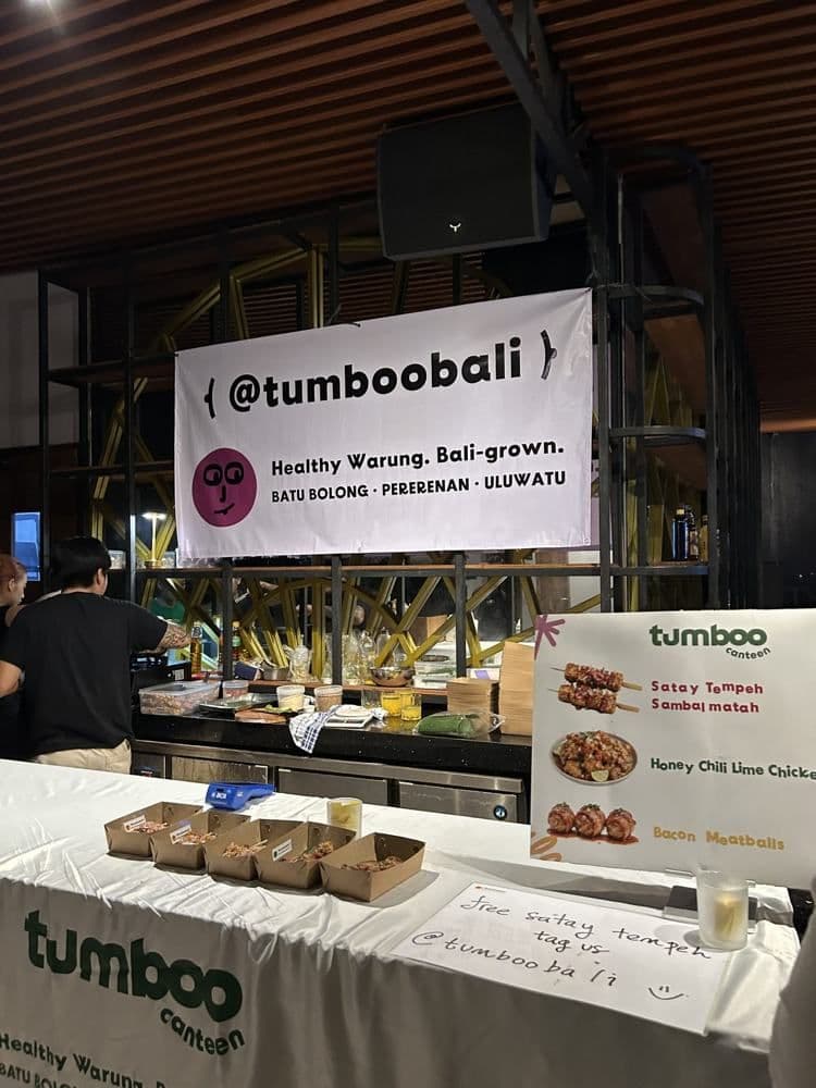 Tumboo stall and banner at Shady Pig